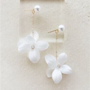 Kate And Mari Kerri Drop Earrings Floral - Small - White